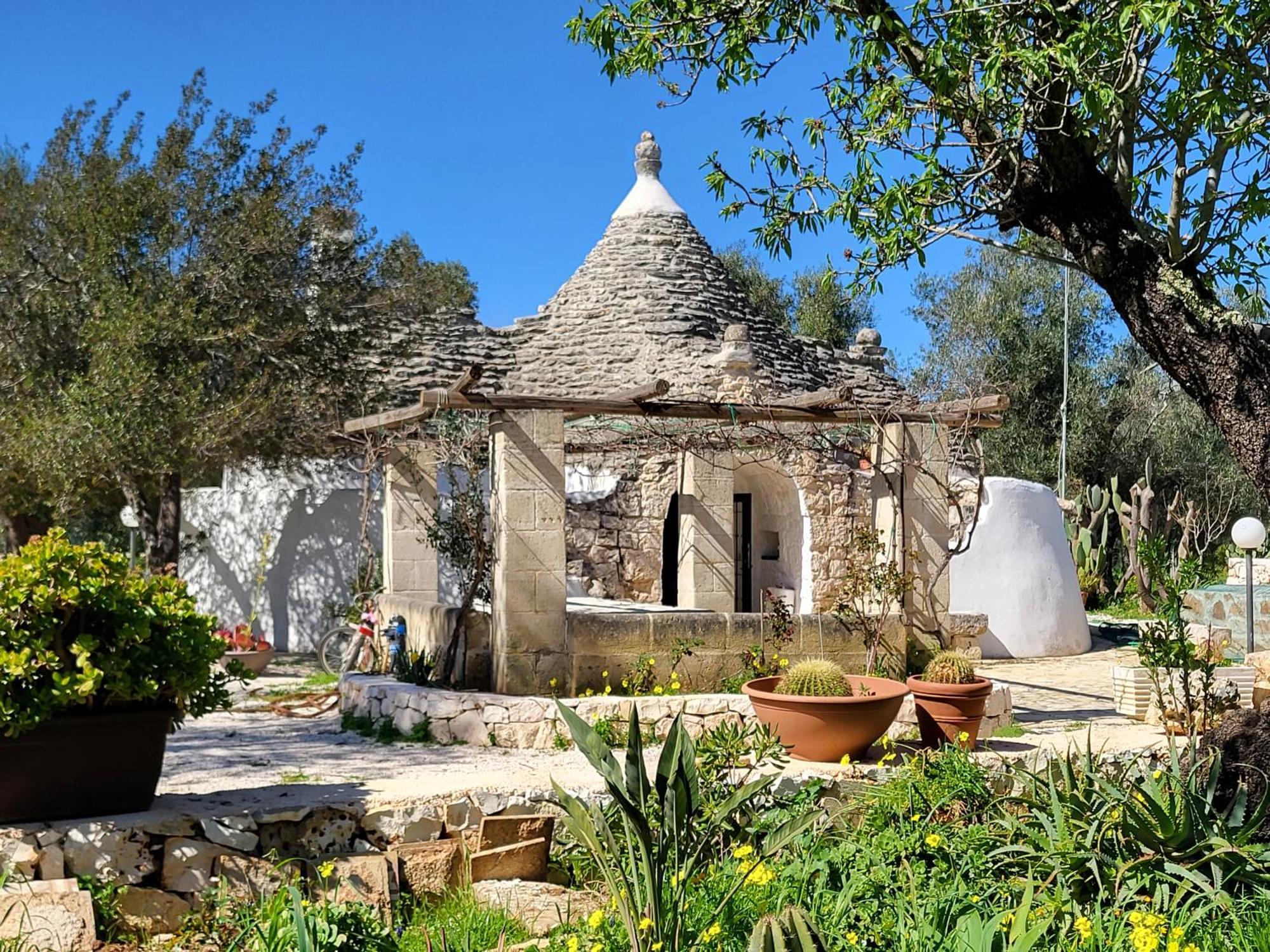 Trullo Incantevole Ostuni Exterior photo